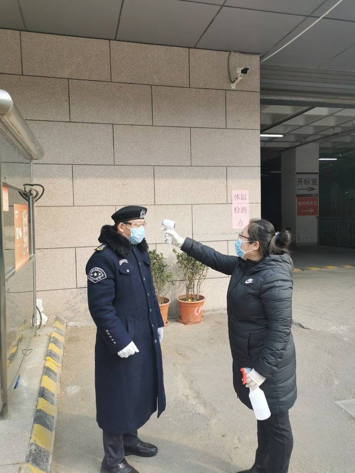 黨員先上|魯商物業(yè)孫燕：抗疫一個(gè)多月睡公司，喝水都要擠時(shí)間