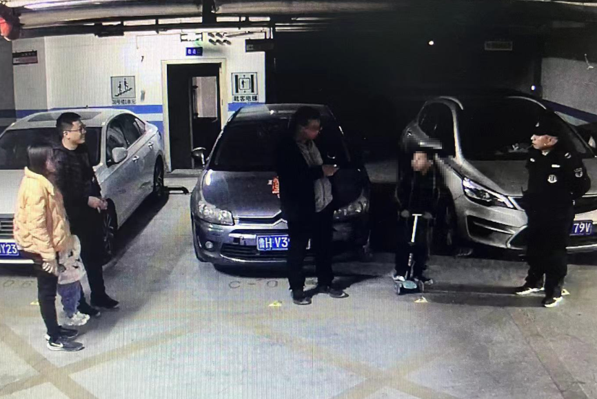 守護(hù)安心|魯商服務(wù)新春期間護(hù)送迷路兒童平安回家