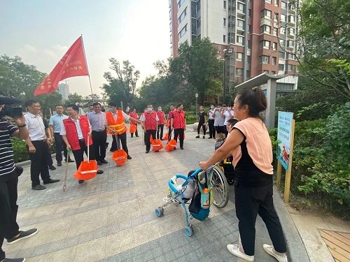 菏澤市委領(lǐng)導(dǎo)蒞臨魯商物業(yè)菏澤鳳凰城項(xiàng)目視察工作